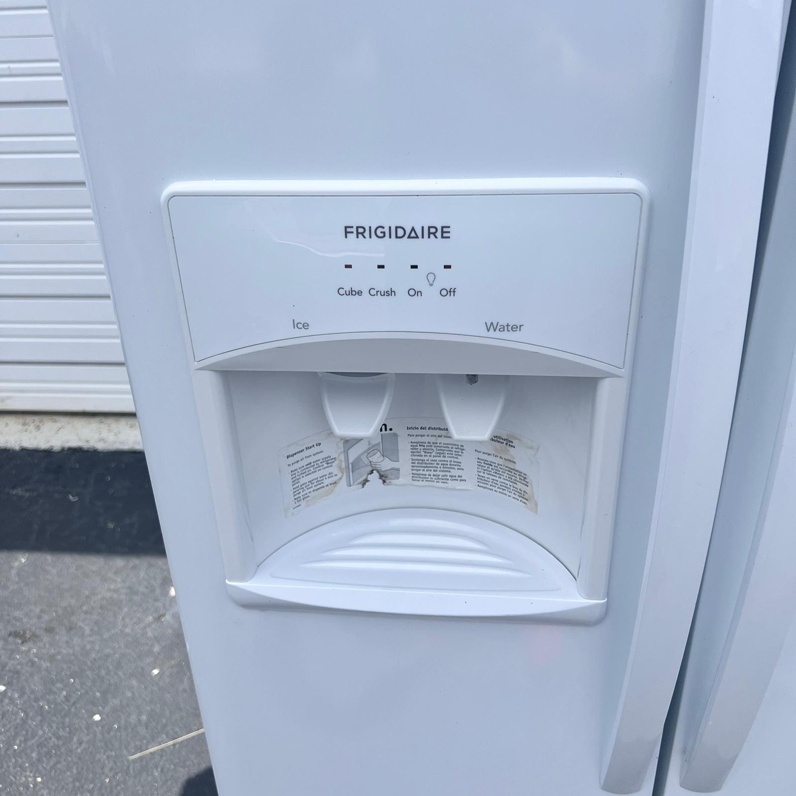 Frigidaire Side by Side Refrigerator Frigidaire Side by Side Refrigerator